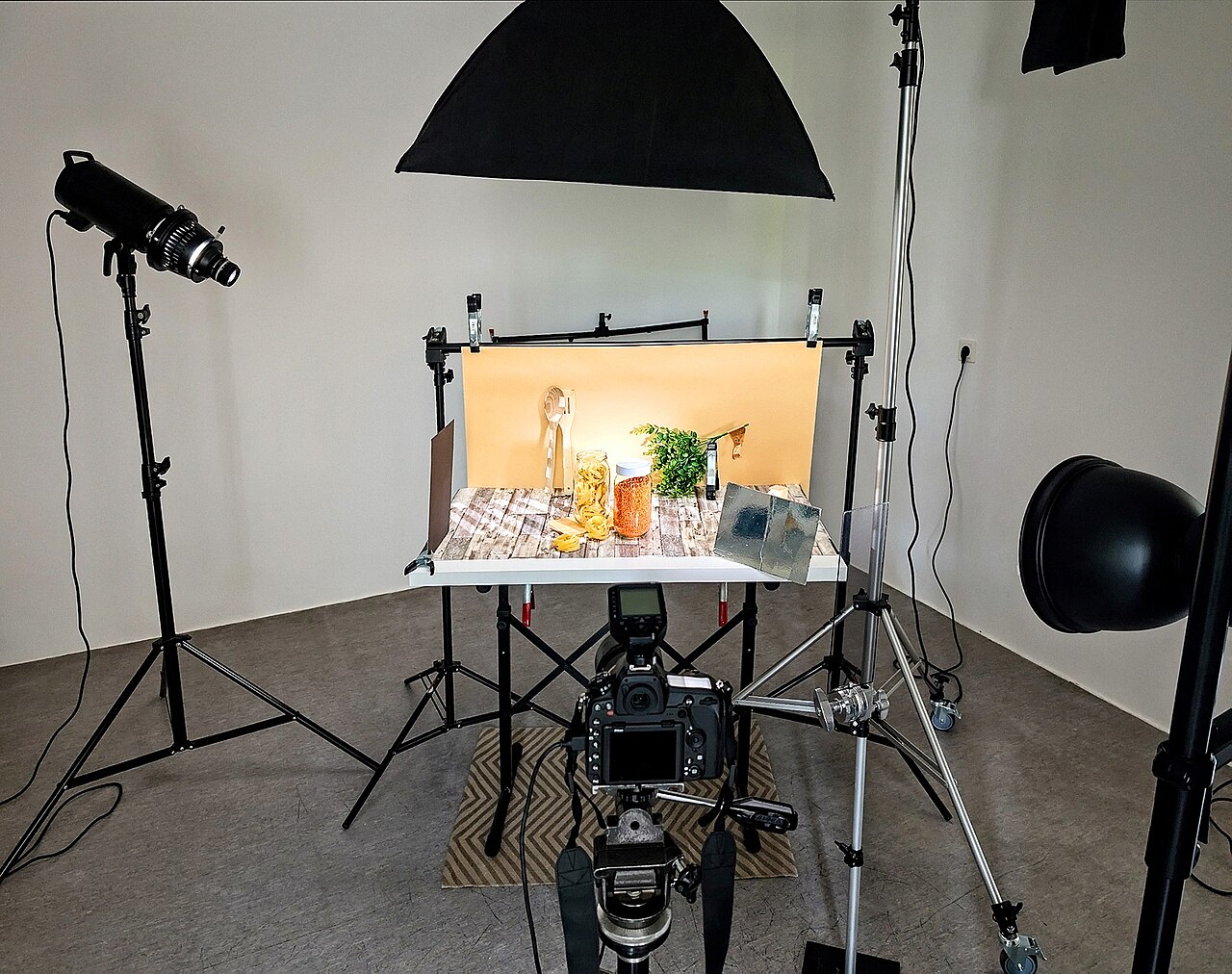 Sesión de fotografía de producto en estudio con luz controlada